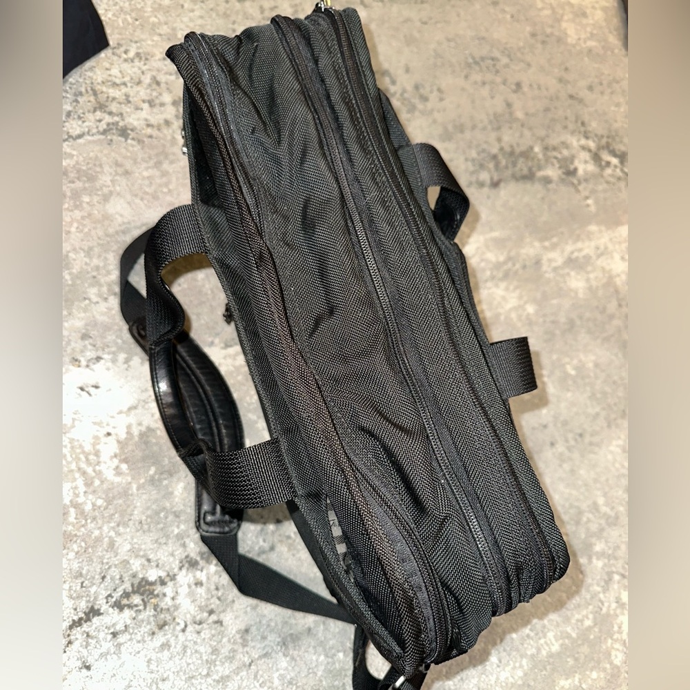 Tumi | Expandable Organizer Bag - Picture 3 of 7